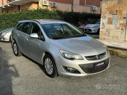 Argento Usata 2013 Opel Astra Cosmo Station wagon | 5990 € (Buon prezzo)