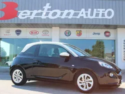 Nero Usata 2017 Opel Adam Rocks Due volumi | 8200 € (Buon prezzo)