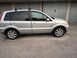 Grigio Usata 2006 Ford Fusion Collection Monovolume | 1500 € (Ottimo prezzo)