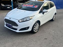 Bianco Usata 2015 Ford Fiesta Business Edition Due volumi | 4000 € (Buon prezzo)
