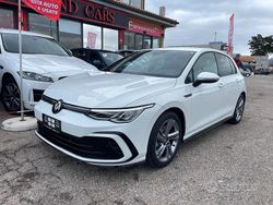 Bianco Usata 2024 VW Golf VIII R-line Tre volumi | 28.900 € (Buon prezzo)
