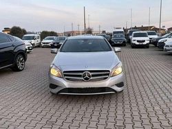 Argento Usata 2014 Mercedes A180 Tre volumi | 12.900 € (Buon prezzo)
