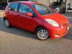 Rosso Usata 2010 Toyota Yaris Due volumi | 5450 € (Buon prezzo)
