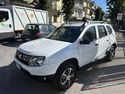Bianco Usata 2014 Dacia Duster Lauréate Station wagon | 6900 € (Buon prezzo)