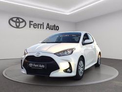 Super white Usata 2023 Toyota Yaris Active Tre volumi | 14.400 € (Buon prezzo)