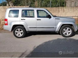Usata 2011 Jeep Cherokee SUV | 5500 € (Super prezzo)