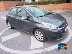 Grigio Usata 2016 Peugeot 208 Active Due volumi | 6200 € (Ottimo prezzo)