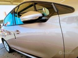 Usata 2015 Peugeot 208 Access Due volumi | 5900 € (Buon prezzo)