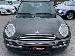 Marrone Usata 2006 Mini One D Due volumi | 4490 € (Molto cara)
