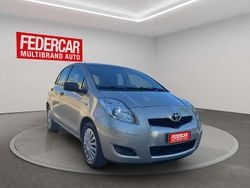 Argento Usata 2010 Toyota Yaris Tre volumi | 5400 € (Cara)