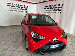Rosso pastello Usata 2021 Toyota Aygo Business Edition Due volumi | 11.300 € (Buon prezzo)