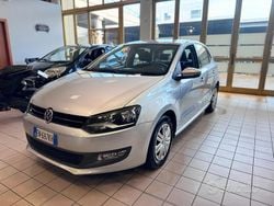 Grigio Usata 2012 VW Polo Comfortline Tre volumi | 6990 € (Buon prezzo)