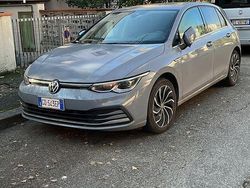 Grigio Usata 2020 VW Golf VIII Style Tre volumi | 22.500 € (Buon prezzo)