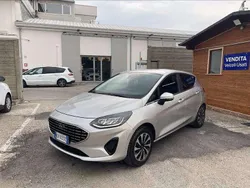 Argento metallizzato Usata 2022 Ford Fiesta Titanium Due volumi | 15.900 € (Buon prezzo)