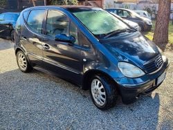 Grigio Usata 2002 Mercedes A160 Elegance Tre volumi | 600 € (Ottimo prezzo)