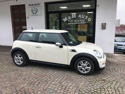 Bianco Usata 2013 Mini ONE Due volumi | 9500 € (Molto cara)