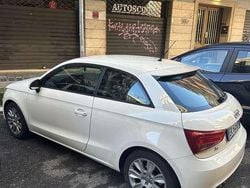 Bianco Usata 2011 Audi A1 Ambition Tre volumi | 9700 € (Buon prezzo)