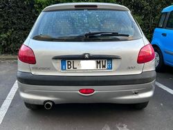 Grigio Usata 2000 Peugeot 206 Tre volumi | 1500 € (Buon prezzo)