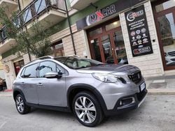 Grigio Usata 2019 Peugeot 2008 Allure SUV | 13.490 € (Ottimo prezzo)