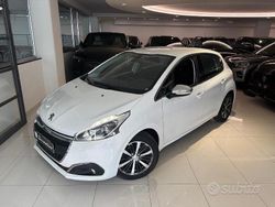 Bianco Usata 2016 Peugeot 208 Allure Due volumi | 10.490 € (Molto cara)