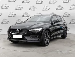 Nero Usata 2023 Volvo V60 CC Ultimate Station wagon | 38.500 € (Buon prezzo)