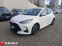 Bianco Usata 2021 Toyota Yaris Hybrid Trend Tre volumi | 16.500 € (Ottimo prezzo)