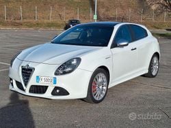 Bianco Usata 2011 Alfa Romeo Giulietta Distinctive Tre volumi | 4500 € (Super prezzo)