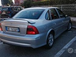 Grigio Usata 2000 Opel Vectra Tre volumi | 5000 €