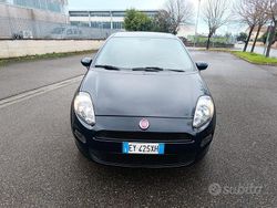 Blu Usata 2015 Fiat Punto Tre volumi | 5450 € (Buon prezzo)
