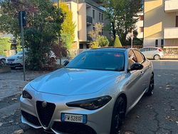 Grigio Usata 2017 Alfa Romeo Giulia Veloce Tre volumi | 21.000 € (Buon prezzo)