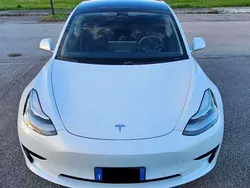 Bianco Usata 2020 Tesla Model 3 Standard Range Tre volumi | 21.900 € (Super prezzo)
