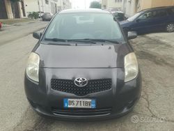 Grigio Usata 2008 Toyota Yaris Due volumi | 2599 € (Ottimo prezzo)