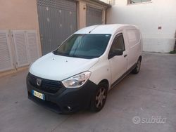 Usata 2017 Dacia Dokker Tre volumi | 4000 € (Buon prezzo)
