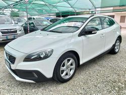 Bianco Usata 2015 Volvo V40 CC Business Edition Station wagon | 9900 € (Buon prezzo)