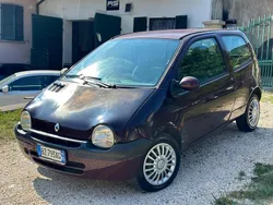 Viola Usata 2002 Renault Twingo Expression Due volumi | 690 € (Super prezzo)