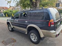 Blu Usata 2002 Mitsubishi Pajero SUV | 9500 €