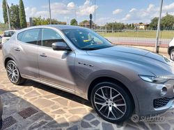 Grigio Usata 2017 Maserati Levante SUV | 35.800 € (Buon prezzo)