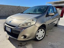 Marrone Usata 2011 Renault Clio II Dynamique Tre volumi | 4500 € (Cara)