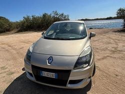 Marrone Usata 2010 Renault Scénic III Monovolume | 1500 €