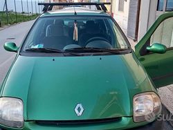 Verde Usata 2002 Renault Clio II Tre volumi | 1500 € (Ottimo prezzo)