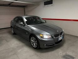 Grigio Usata 2010 BMW 325 Lifestyle Tre volumi | 11.900 €