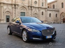 Blu Usata 2016 Jaguar XF Tre volumi | 18.500 € (Molto cara)