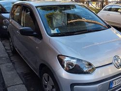 Usata 2015 VW up! Due volumi | 5900 € (Buon prezzo)