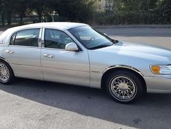 Argento Usata 2001 Lincoln Town Car Tre volumi | 15.900 €