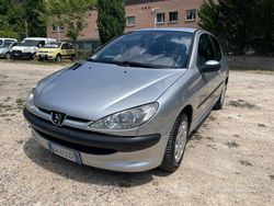 Grigio Usata 2004 Peugeot 206 Tre volumi | 1600 € (Buon prezzo)