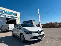 Bianco Usata 2015 Renault Clio IV Tre volumi | 5900 € (Buon prezzo)