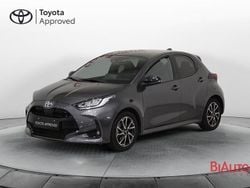 Grigio Usata 2022 Toyota Yaris Hybrid Lounge Tre volumi | 19.500 € (Buon prezzo)