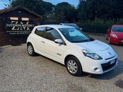 Bianco Usata 2009 Renault Clio II Dynamique Tre volumi | 2990 € (Buon prezzo)