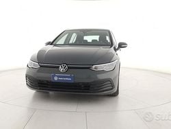 Grigio Usata 2021 VW Golf VIII Life Tre volumi | 20.500 € (Ottimo prezzo)