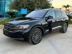 Nero Usata 2024 VW Touareg Elegance SUV | 72.900 € (Molto cara)